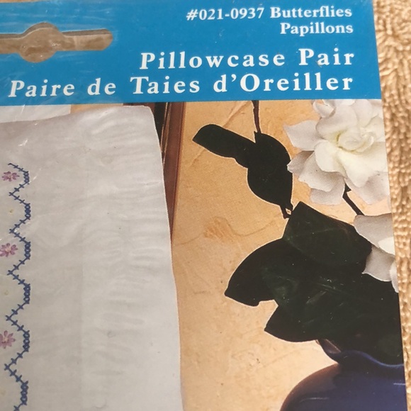 JanLynn Butterflies Embroidery Pillowcase 2 Pak 20 x 30 Stamped Cross Stitch - Picture 4 of 7